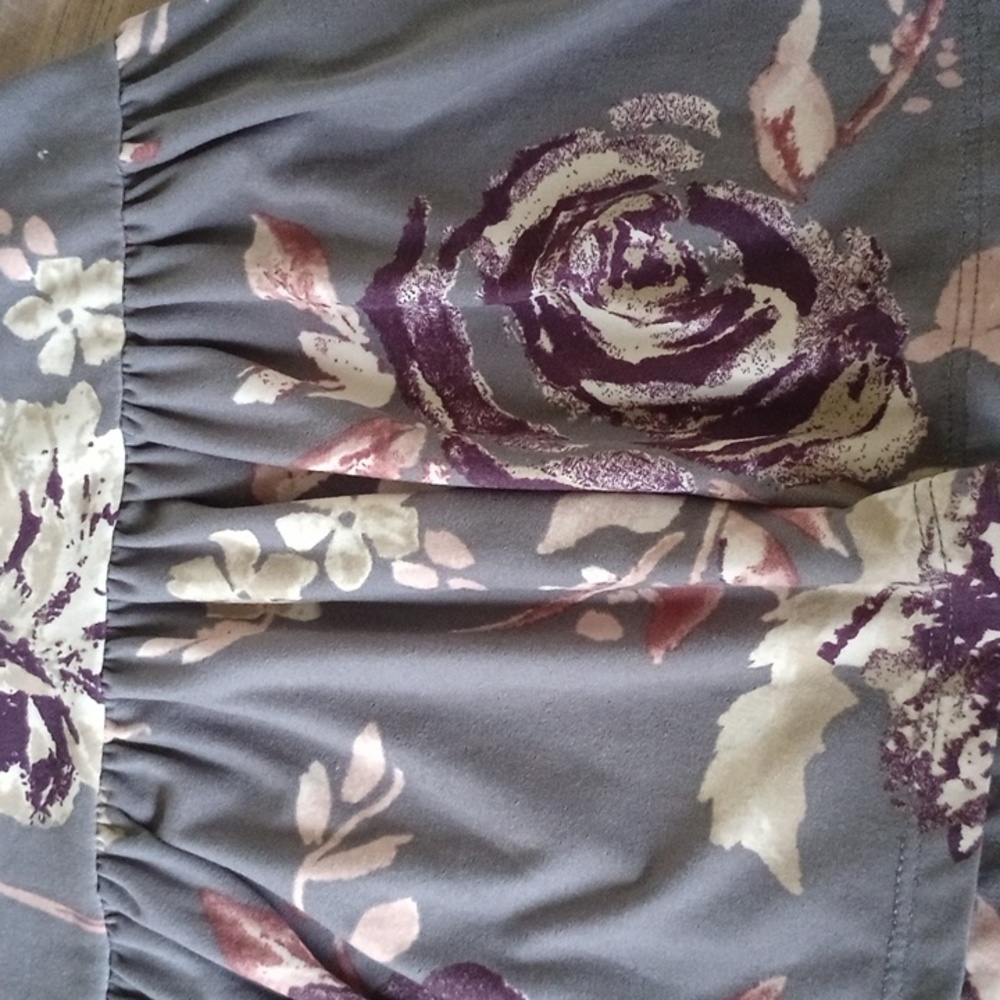 Everly Floral Blouse in‎ Gray and Purple - Picture 13 of 13
